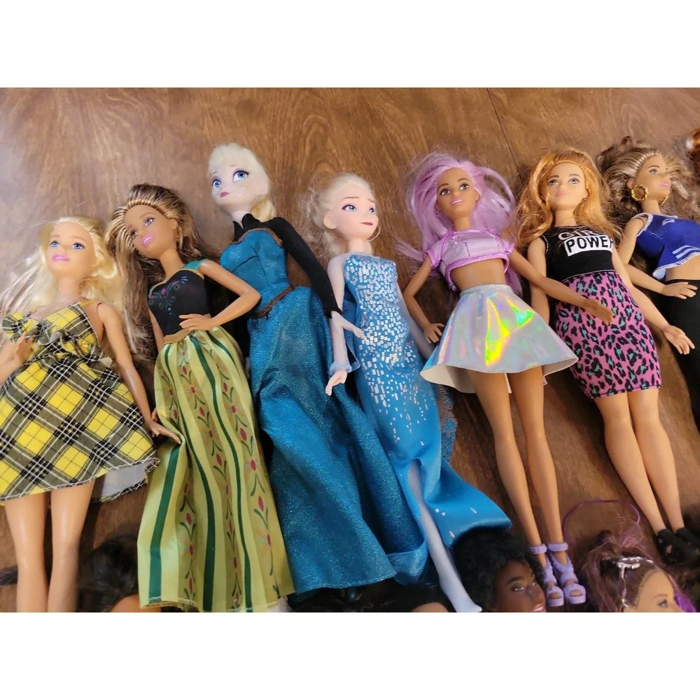 Barbie Doll Lot 16 dolls Some Disney Astronaut AA etc.... Mixed collection